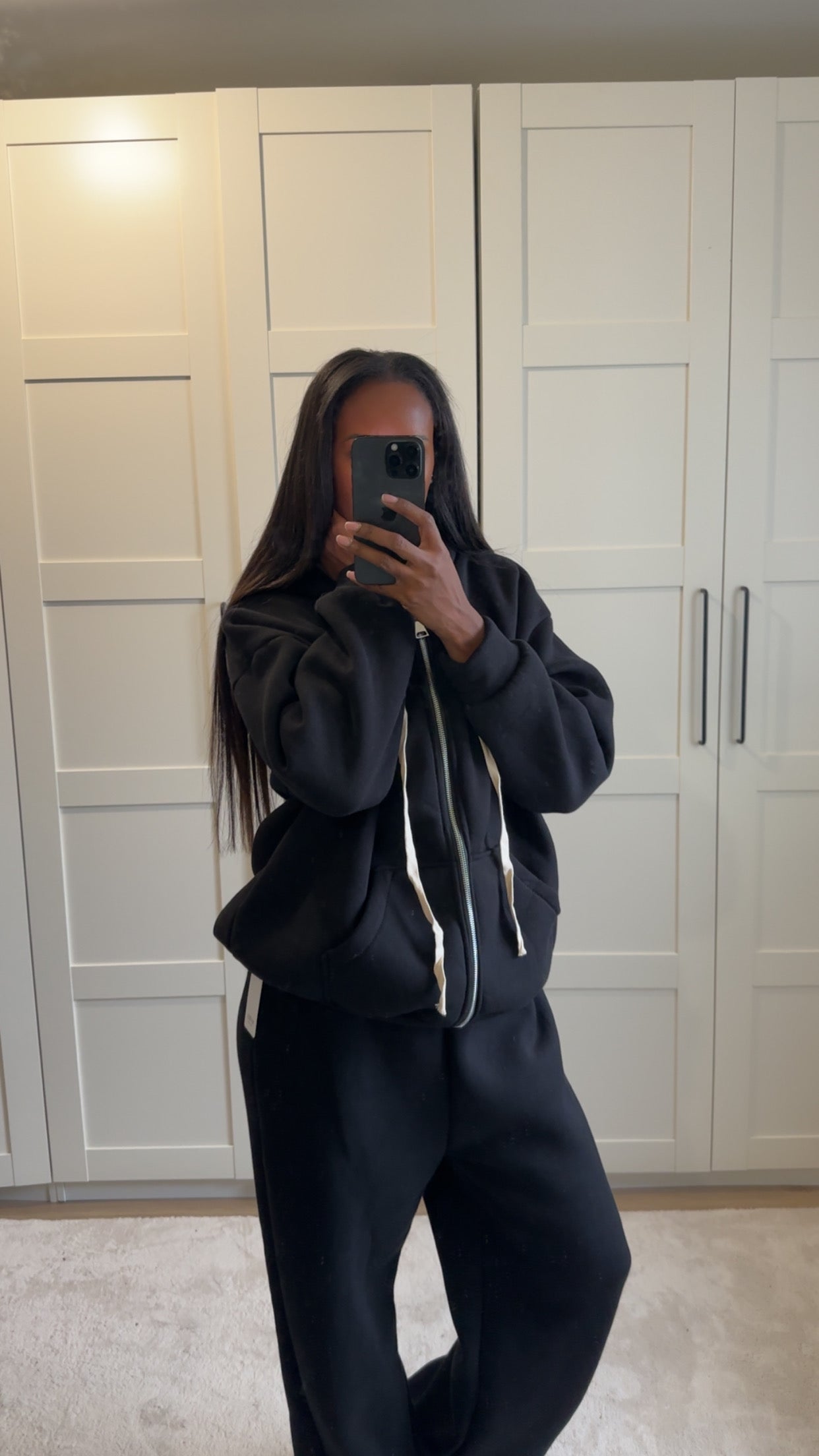 A.Ensemble jogging noir