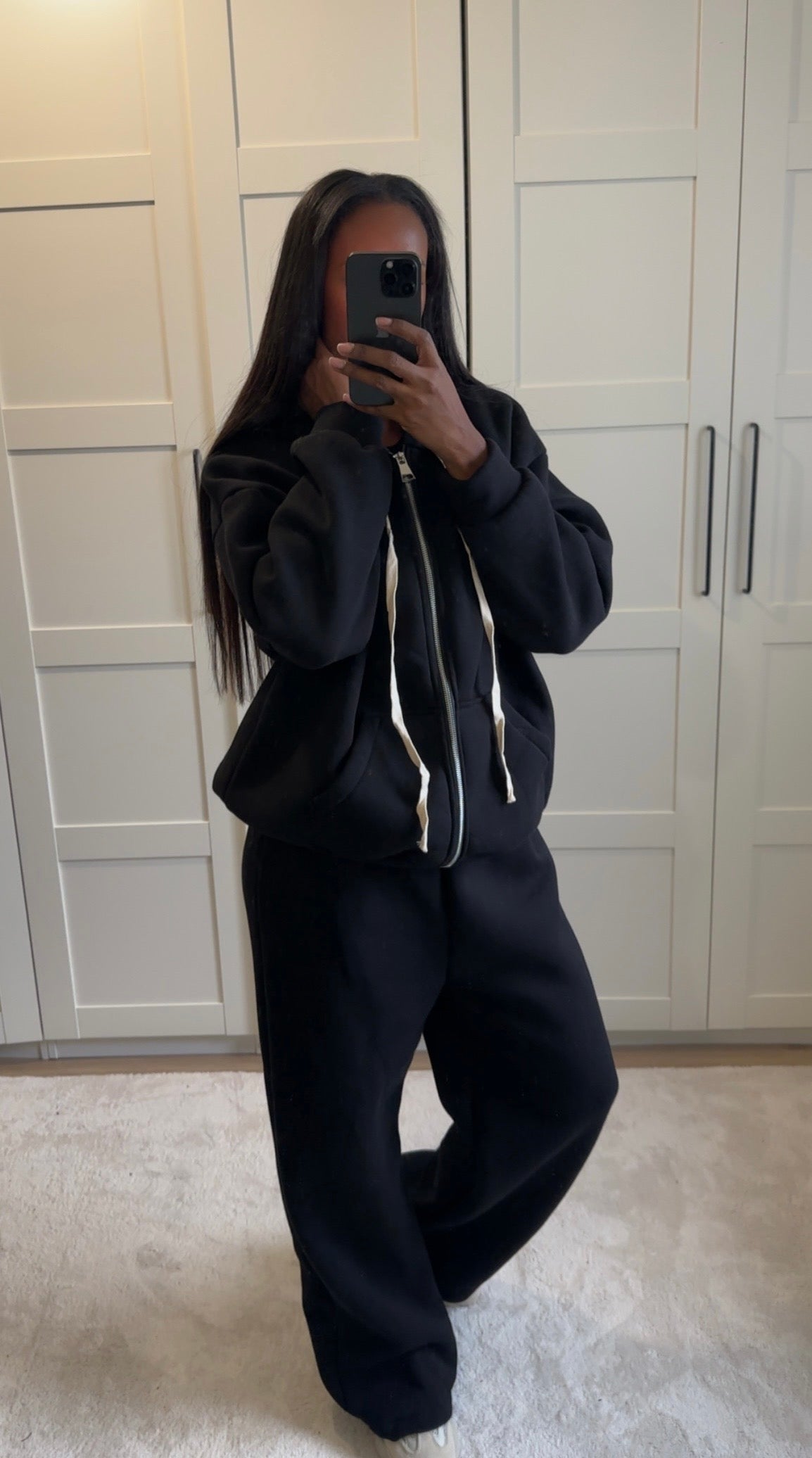 A.Ensemble jogging noir